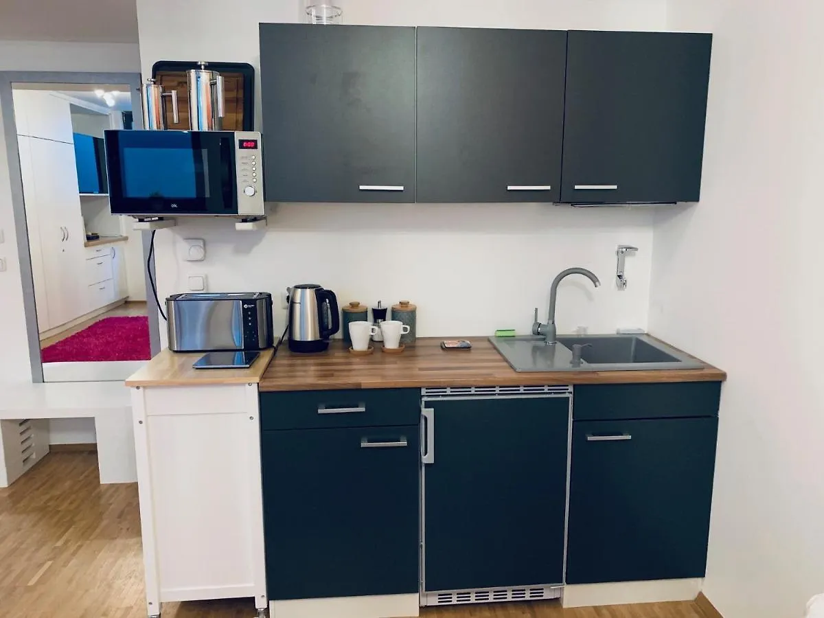 Private, Dog-Friendly Room- Easy Access To City Centre And Trade Fair- Free Parking Munich 0*,