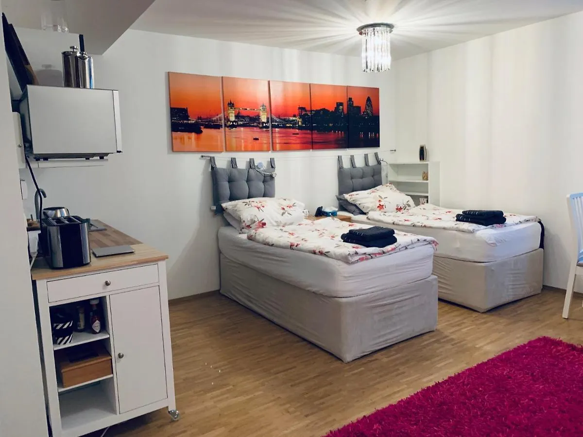 Private, Dog-Friendly Room- Easy Access To City Centre And Trade Fair- Free Parking contacts