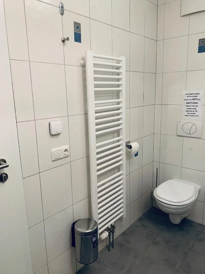 Private, Dog-Friendly Room- Easy Access To City Centre And Trade Fair- Free Parking Munich